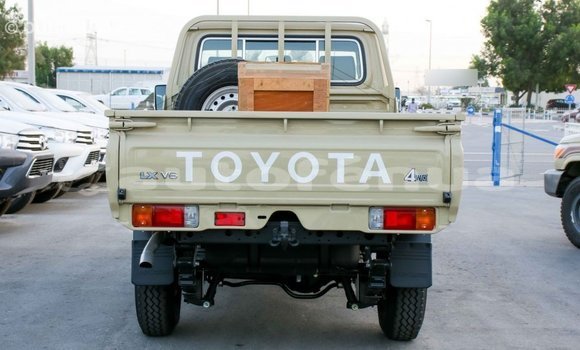 Acheter Import Voiture Toyota Land Cruiser Beige à Import - Dubai, Marquesas Acheter Import Voiture Toyota Land Cruiser Beige à Import - Dubai, Marquesas