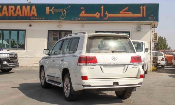 Acheter Import Voiture Toyota Land Cruiser Blanc à Import - Dubai, Marquesas Acheter Import Voiture Toyota Land Cruiser Blanc à Import - Dubai, Marquesas