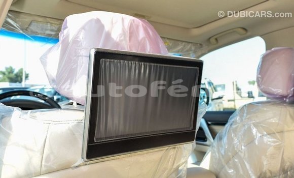 Acheter Import Voiture Toyota Land Cruiser Blanc à Import - Dubai, Marquesas Acheter Import Voiture Toyota Land Cruiser Blanc à Import - Dubai, Marquesas