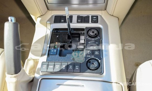 Acheter Import Voiture Toyota Land Cruiser Blanc à Import - Dubai, Marquesas Acheter Import Voiture Toyota Land Cruiser Blanc à Import - Dubai, Marquesas