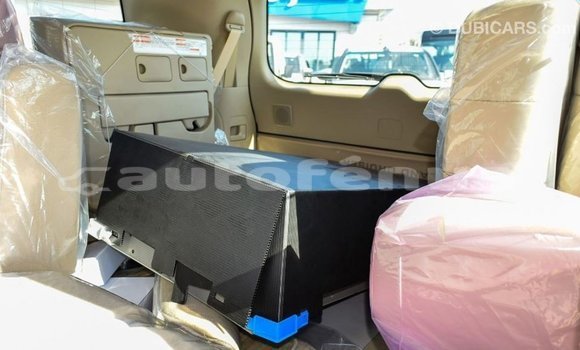 Acheter Import Voiture Toyota Land Cruiser Blanc à Import - Dubai, Marquesas Acheter Import Voiture Toyota Land Cruiser Blanc à Import - Dubai, Marquesas