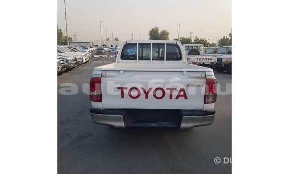 Buy Import Toyota Hilux White Car in Import - Dubai in Marquesas Buy Import Toyota Hilux White Car in Import - Dubai in Marquesas