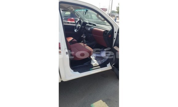 Buy Import Toyota Hilux White Car in Import - Dubai in Marquesas Buy Import Toyota Hilux White Car in Import - Dubai in Marquesas