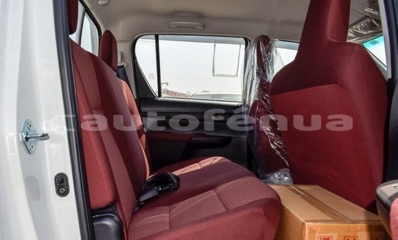 Buy Import Toyota Hilux White Car in Import - Dubai in Marquesas Buy Import Toyota Hilux White Car in Import - Dubai in Marquesas