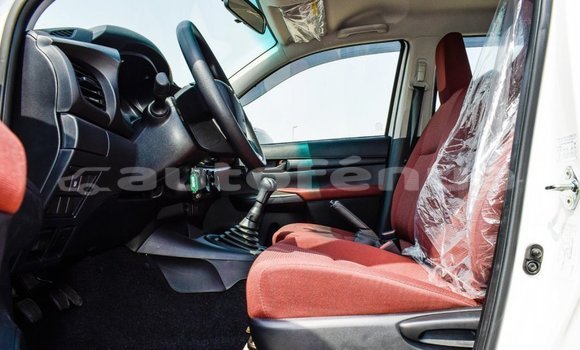 Buy Import Toyota Hilux White Car in Import - Dubai in Marquesas Buy Import Toyota Hilux White Car in Import - Dubai in Marquesas