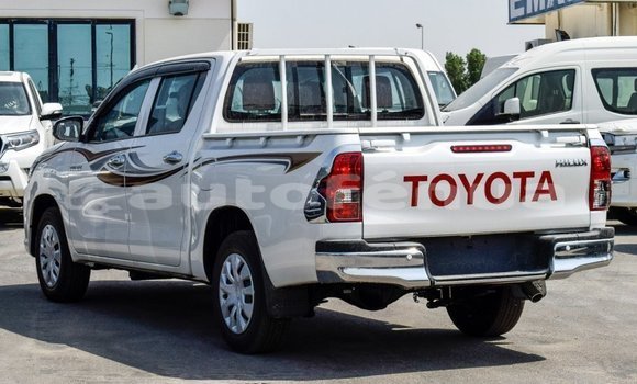 Buy Import Toyota Hilux White Car in Import - Dubai in Marquesas Buy Import Toyota Hilux White Car in Import - Dubai in Marquesas