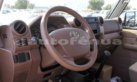 Buy Import Toyota Land Cruiser Beige Car in Import - Dubai in Marquesas Buy Import Toyota Land Cruiser Beige Car in Import - Dubai in Marquesas