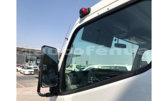 Buy Import Mitsubishi Carisma White Car in Import - Dubai in Marquesas Buy Import Mitsubishi Carisma White Car in Import - Dubai in Marquesas