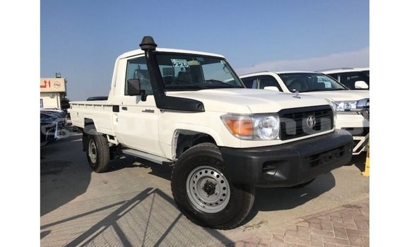 Acheter Import Voiture Toyota Land Cruiser Blanc à Import - Dubai, Marquesas Acheter Import Voiture Toyota Land Cruiser Blanc à Import - Dubai, Marquesas