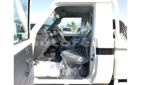 Acheter Import Voiture Toyota Land Cruiser Blanc à Import - Dubai, Marquesas Acheter Import Voiture Toyota Land Cruiser Blanc à Import - Dubai, Marquesas