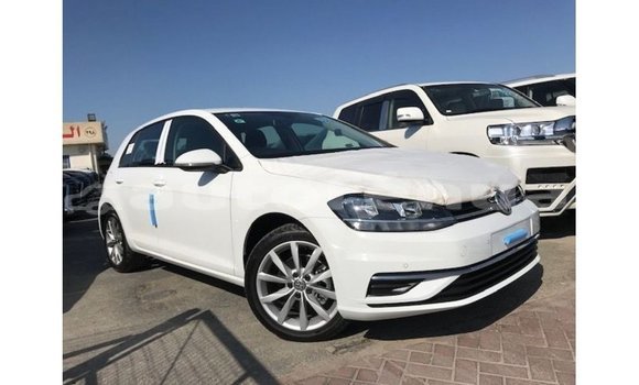 Acheter Import Voiture Volkswagen Golf Blanc à Import - Dubai, Marquesas