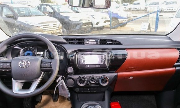 Acheter Import Voiture Toyota Hilux Blanc à Import - Dubai, Marquesas Acheter Import Voiture Toyota Hilux Blanc à Import - Dubai, Marquesas