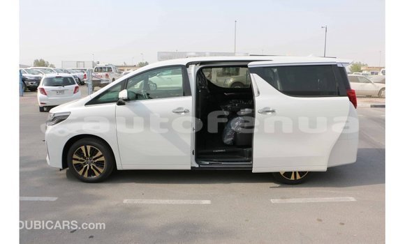 Acheter Import Voiture Toyota Alphard Blanc à Import - Dubai, Marquesas Acheter Import Voiture Toyota Alphard Blanc à Import - Dubai, Marquesas