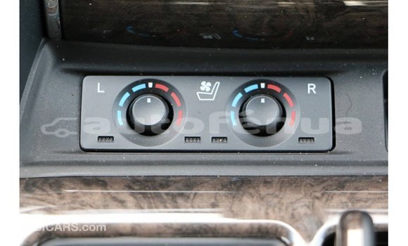 Acheter Import Voiture Toyota Alphard Blanc à Import - Dubai, Marquesas Acheter Import Voiture Toyota Alphard Blanc à Import - Dubai, Marquesas