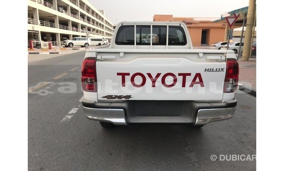 Acheter Import Voiture Toyota Hilux Blanc à Import - Dubai, Marquesas Acheter Import Voiture Toyota Hilux Blanc à Import - Dubai, Marquesas
