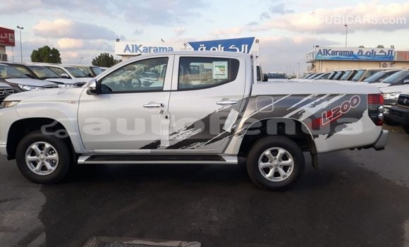 Acheter Import Voiture Mitsubishi L200 Blanc à Import - Dubai, Marquesas Acheter Import Voiture Mitsubishi L200 Blanc à Import - Dubai, Marquesas
