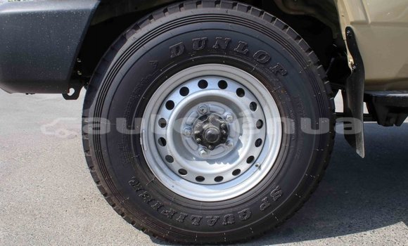 Acheter Import Voiture Toyota Land Cruiser Beige à Import - Dubai, Marquesas Acheter Import Voiture Toyota Land Cruiser Beige à Import - Dubai, Marquesas