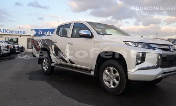 Buy Import Mitsubishi L200 White Car in Import - Dubai in Marquesas Buy Import Mitsubishi L200 White Car in Import - Dubai in Marquesas