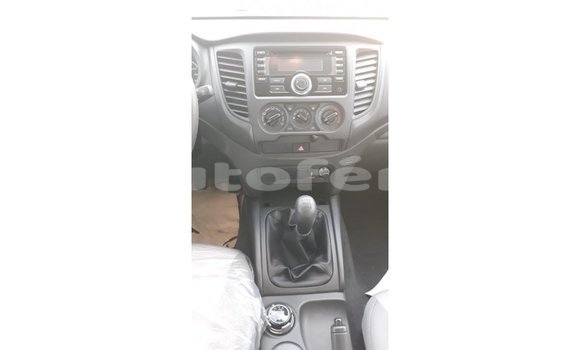 Buy Import Mitsubishi L200 White Car in Import - Dubai in Marquesas Buy Import Mitsubishi L200 White Car in Import - Dubai in Marquesas