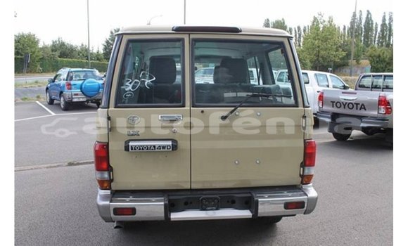Buy Import Toyota Land Cruiser Beige Car in Import - Dubai in Marquesas Buy Import Toyota Land Cruiser Beige Car in Import - Dubai in Marquesas