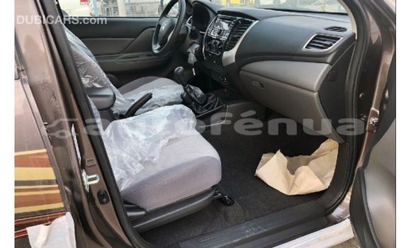 Buy Import Mitsubishi L200 Brown Car in Import - Dubai in Marquesas Buy Import Mitsubishi L200 Brown Car in Import - Dubai in Marquesas