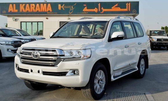 Acheter Import Voiture Toyota Land Cruiser Blanc à Import - Dubai, Marquesas Acheter Import Voiture Toyota Land Cruiser Blanc à Import - Dubai, Marquesas