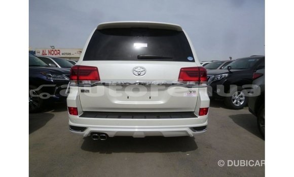 Buy Import Toyota Land Cruiser White Car in Import - Dubai in Marquesas Buy Import Toyota Land Cruiser White Car in Import - Dubai in Marquesas