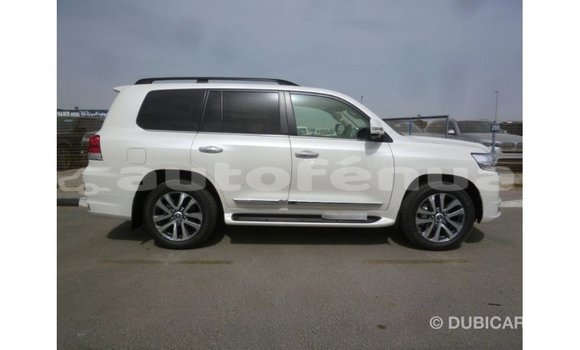 Buy Import Toyota Land Cruiser White Car in Import - Dubai in Marquesas Buy Import Toyota Land Cruiser White Car in Import - Dubai in Marquesas