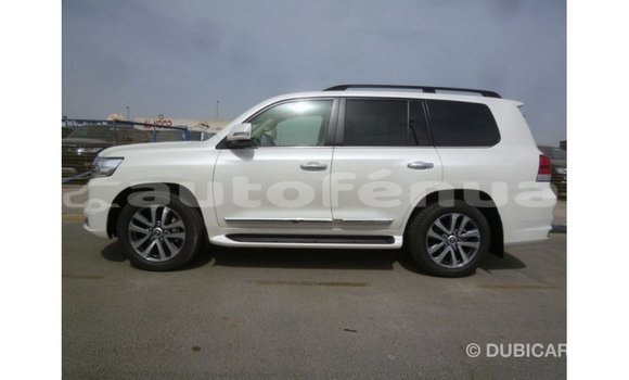 Buy Import Toyota Land Cruiser White Car in Import - Dubai in Marquesas Buy Import Toyota Land Cruiser White Car in Import - Dubai in Marquesas
