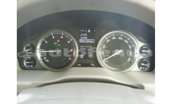 Buy Import Toyota Land Cruiser White Car in Import - Dubai in Marquesas Buy Import Toyota Land Cruiser White Car in Import - Dubai in Marquesas