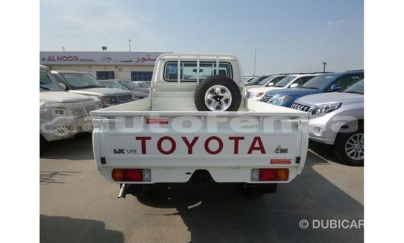Buy Import Toyota Land Cruiser White Car in Import - Dubai in Marquesas Buy Import Toyota Land Cruiser White Car in Import - Dubai in Marquesas