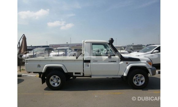 Buy Import Toyota Land Cruiser White Car in Import - Dubai in Marquesas Buy Import Toyota Land Cruiser White Car in Import - Dubai in Marquesas