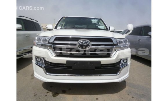 Buy Import Toyota Land Cruiser White Car in Import - Dubai in Marquesas Buy Import Toyota Land Cruiser White Car in Import - Dubai in Marquesas