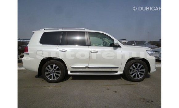 Buy Import Toyota Land Cruiser White Car in Import - Dubai in Marquesas Buy Import Toyota Land Cruiser White Car in Import - Dubai in Marquesas
