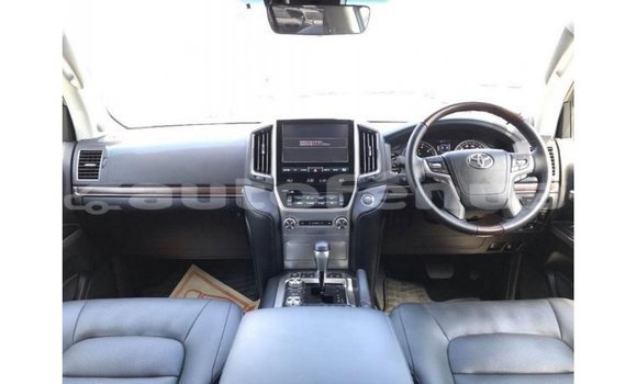 Acheter Import Voiture Toyota Land Cruiser Blanc à Import - Dubai, Marquesas Acheter Import Voiture Toyota Land Cruiser Blanc à Import - Dubai, Marquesas