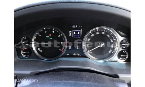 Acheter Import Voiture Toyota Land Cruiser Blanc à Import - Dubai, Marquesas Acheter Import Voiture Toyota Land Cruiser Blanc à Import - Dubai, Marquesas