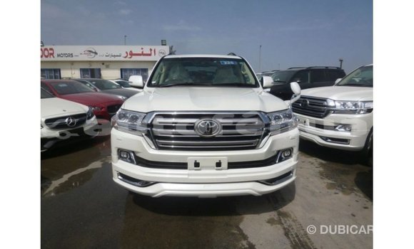 Buy Import Toyota Land Cruiser White Car in Import - Dubai in Marquesas Buy Import Toyota Land Cruiser White Car in Import - Dubai in Marquesas