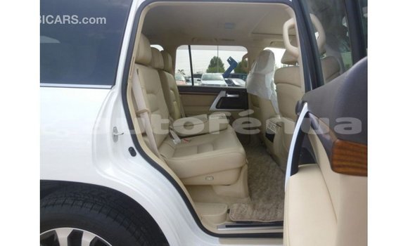Buy Import Toyota Land Cruiser White Car in Import - Dubai in Marquesas Buy Import Toyota Land Cruiser White Car in Import - Dubai in Marquesas