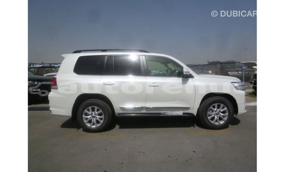 Acheter Import Voiture Toyota Land Cruiser Blanc à Import - Dubai, Marquesas Acheter Import Voiture Toyota Land Cruiser Blanc à Import - Dubai, Marquesas