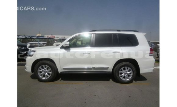 Acheter Import Voiture Toyota Land Cruiser Blanc à Import - Dubai, Marquesas Acheter Import Voiture Toyota Land Cruiser Blanc à Import - Dubai, Marquesas