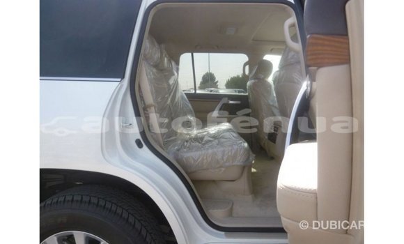 Acheter Import Voiture Toyota Land Cruiser Blanc à Import - Dubai, Marquesas Acheter Import Voiture Toyota Land Cruiser Blanc à Import - Dubai, Marquesas