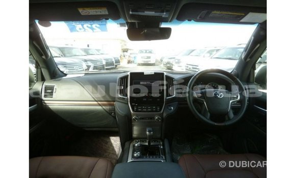 Buy Import Toyota Land Cruiser White Car in Import - Dubai in Marquesas Buy Import Toyota Land Cruiser White Car in Import - Dubai in Marquesas