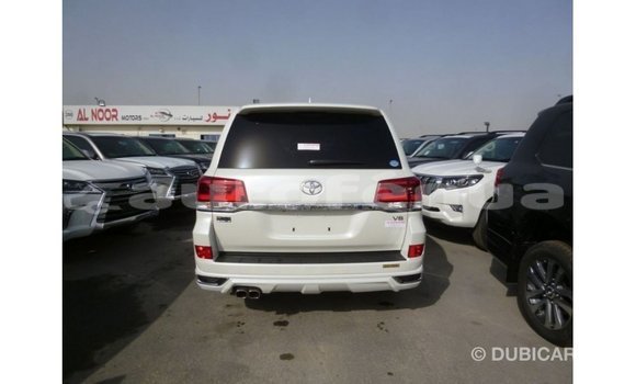Buy Import Toyota Land Cruiser White Car in Import - Dubai in Marquesas Buy Import Toyota Land Cruiser White Car in Import - Dubai in Marquesas