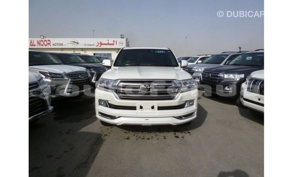 Buy Import Toyota Land Cruiser White Car in Import - Dubai in Marquesas Buy Import Toyota Land Cruiser White Car in Import - Dubai in Marquesas