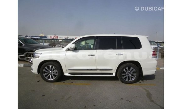 Buy Import Toyota Land Cruiser White Car in Import - Dubai in Marquesas Buy Import Toyota Land Cruiser White Car in Import - Dubai in Marquesas