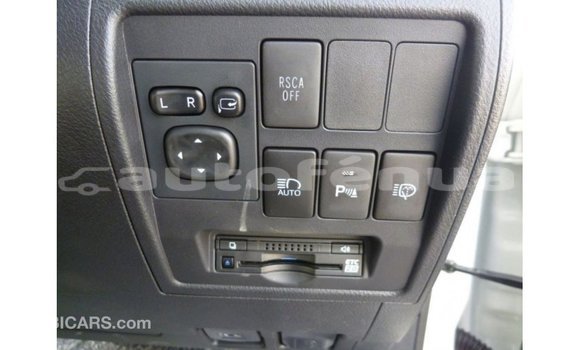 Buy Import Toyota Land Cruiser White Car in Import - Dubai in Marquesas Buy Import Toyota Land Cruiser White Car in Import - Dubai in Marquesas
