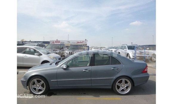 Buy Import Mercedes-Benz 190 Blue Car in Import - Dubai in Marquesas Buy Import Mercedes-Benz 190 Blue Car in Import - Dubai in Marquesas