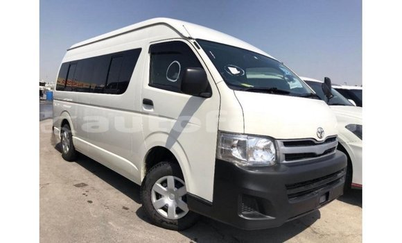 Acheter Import Voiture Toyota Hiace Blanc à Import - Dubai, Marquesas Acheter Import Voiture Toyota Hiace Blanc à Import - Dubai, Marquesas