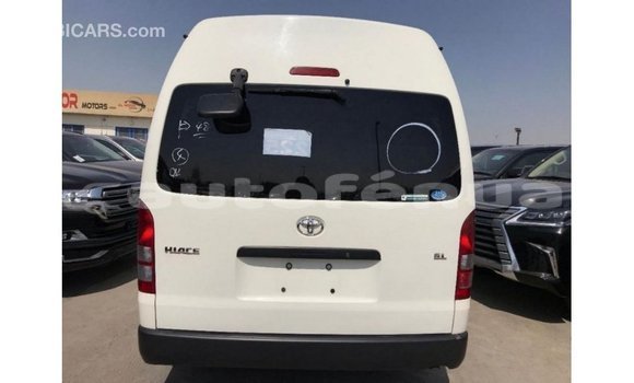 Acheter Import Voiture Toyota Hiace Blanc à Import - Dubai, Marquesas Acheter Import Voiture Toyota Hiace Blanc à Import - Dubai, Marquesas
