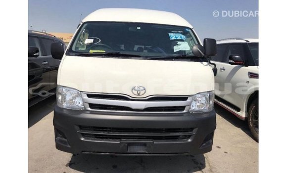 Acheter Import Voiture Toyota Hiace Blanc à Import - Dubai, Marquesas Acheter Import Voiture Toyota Hiace Blanc à Import - Dubai, Marquesas
